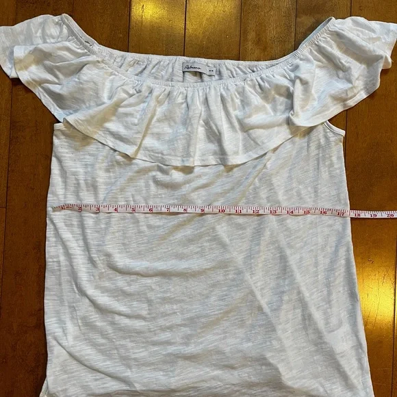 White Ruffle Off-Shoulder Blouse (Medium) Reitmans - Picture 3 of 9